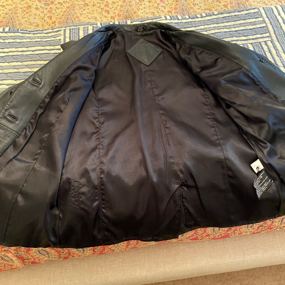 Classic Black Leather Jacket - Picture 5 of 8